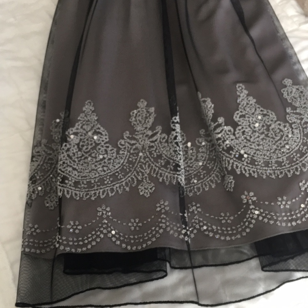 Dress - Picture 3 of 3